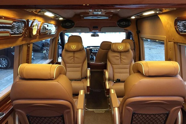 Limousine Bus from Hanoi to Sapa 